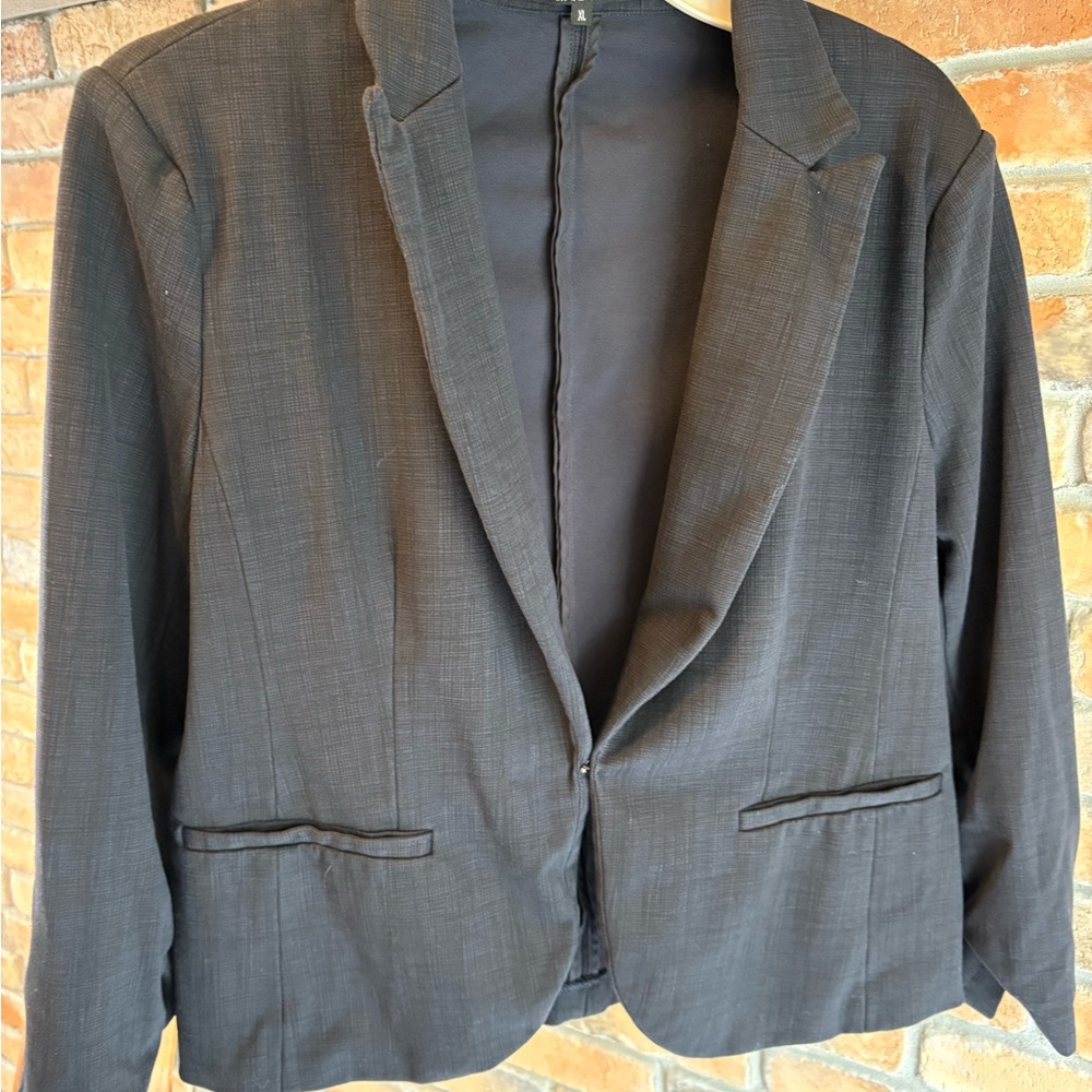 Amanda & Chelsea Black Notch Lapel Blazer